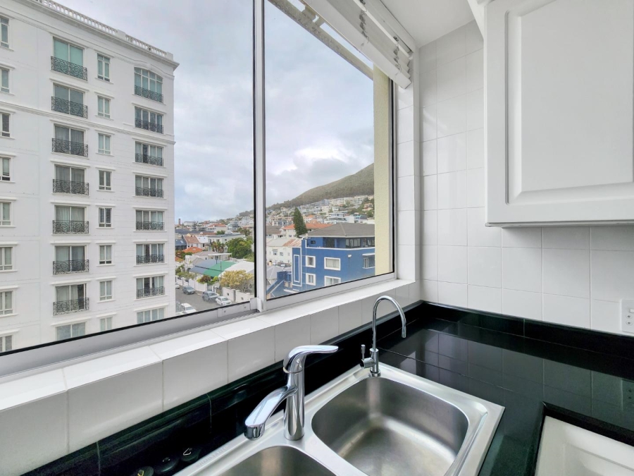 To Let 2 Bedroom Property for Rent in Three Anchor Bay Western Cape